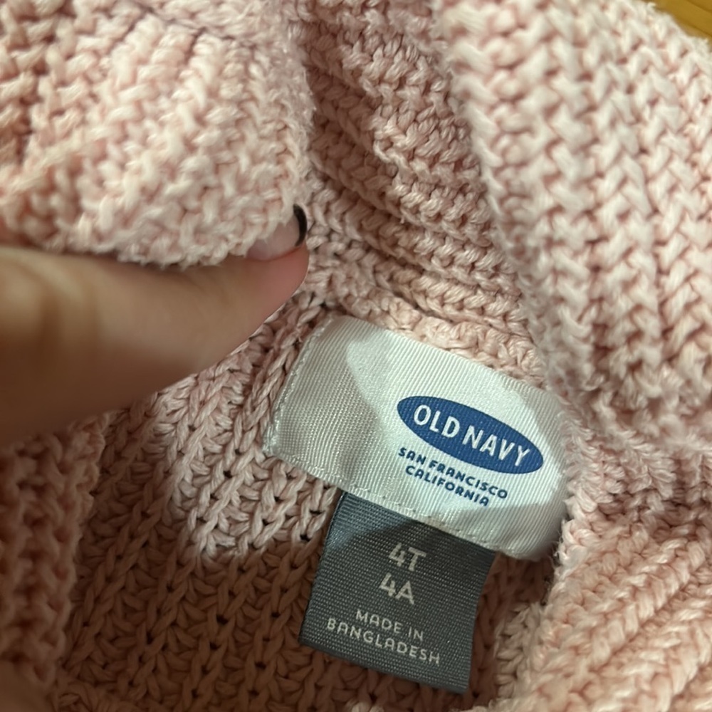 Old navy 4 t long sleeve sweater top good condition - Picture 3 of 3